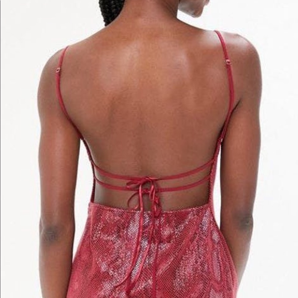 Textured Snakeskin Bodycon Dress - Picture 2 of 5